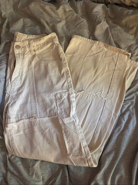 Cider Women’s Cargo Painter Pants in Cream